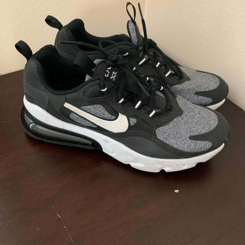 Nike Air Max. Grade School.